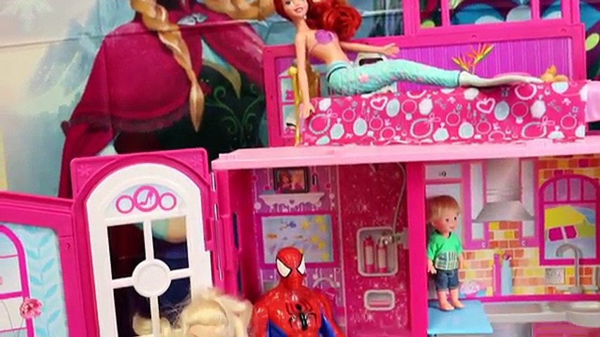 Toy Scavenger Hunt Inside a Barbie Dreamhouse Doll House & Batman Batcave