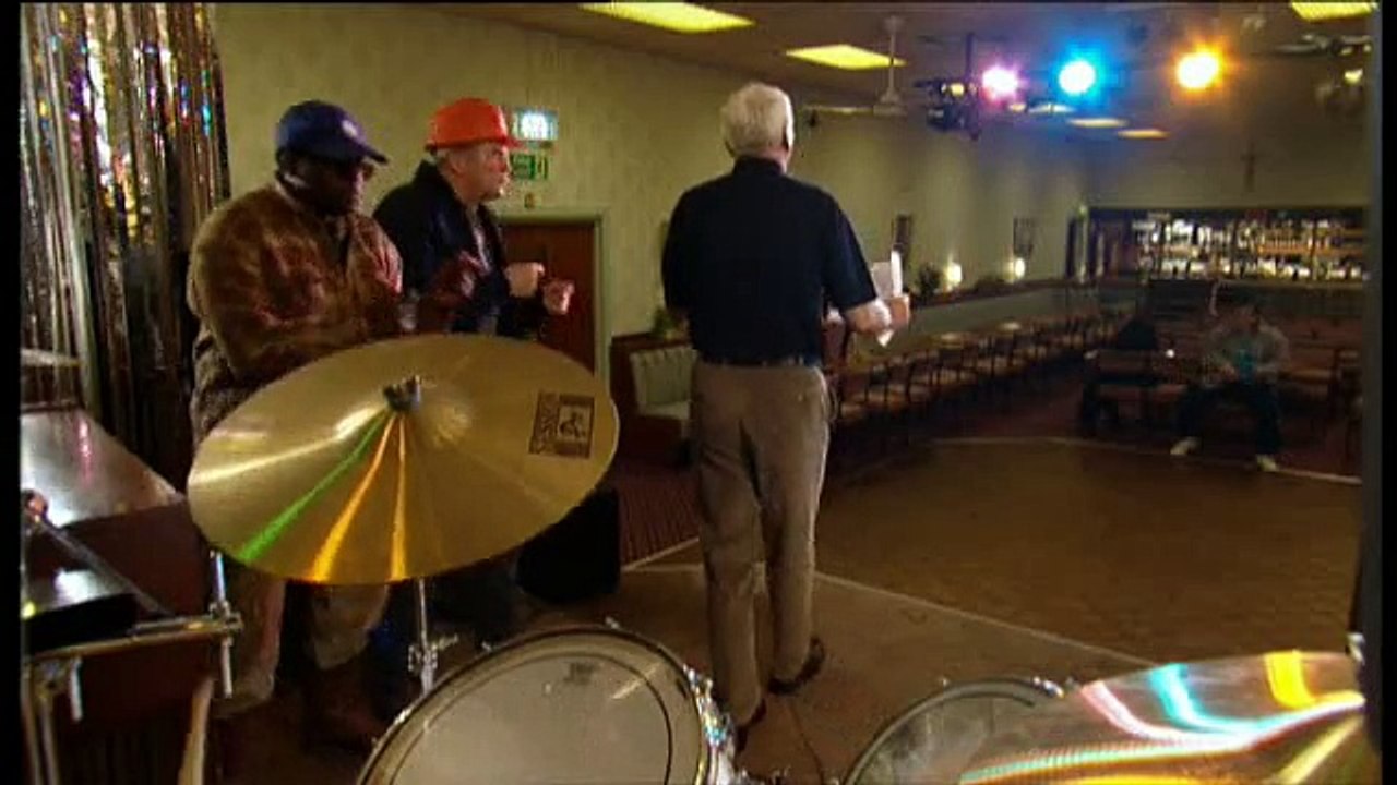 Phoenix Nights - S01-E01