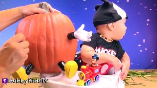 Surprise Pumpkin Face! HobbyGator Meets Mickey Mouse + Huge Pumpkin Disney Blind Box Hobby