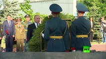 بوتين يضع أكليلًا من الزهور على النصب التذكارى للجندى المجهول فى كورسك