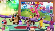Kate and Mim Mim with spinners on TV Finger Family Song | Funny Nursery Rhymes for Kids