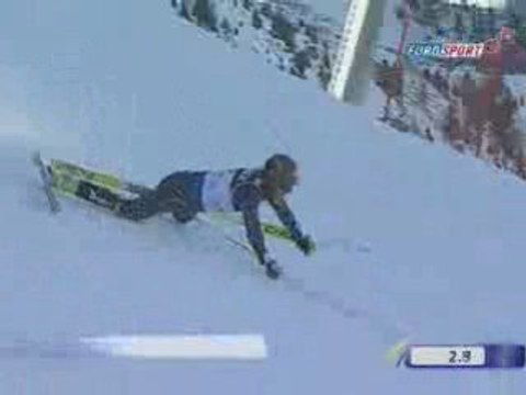 Chute ski gag Nyman au départ Val Gardena
