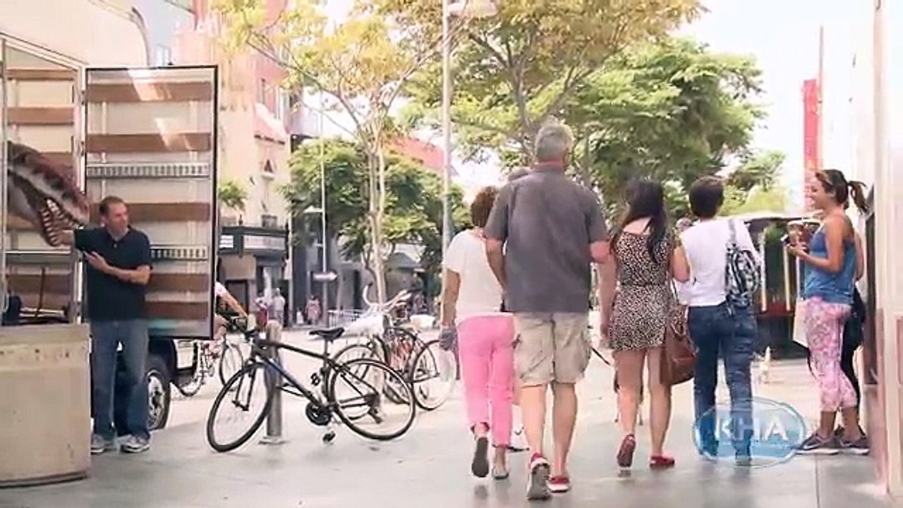 Jurassic Prank 9 Dinosaur in a Cube Truck w/ Mediocre Films!