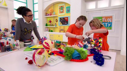 BEHIND THE SCENES SILLINESS  take 1 | Big Fun Crafty Show | Universal Kids