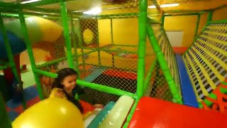 Learn Numbers Ball Pit Show: Treasure Hunt for Numbers in Indoor Playground. Fun way to Le