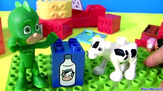 Disney Heróis de Pijama PJ Masks brincando com Lego Duplo My First Farm 10217 Brasil ToysB