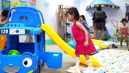 타요와 뽀로로를 만났어요! 타요 실내 놀이터 장난감 동요 율동 Tayo Bus Car Kids Cafe Toys Play おもちゃ 라임튜브 Игрушки