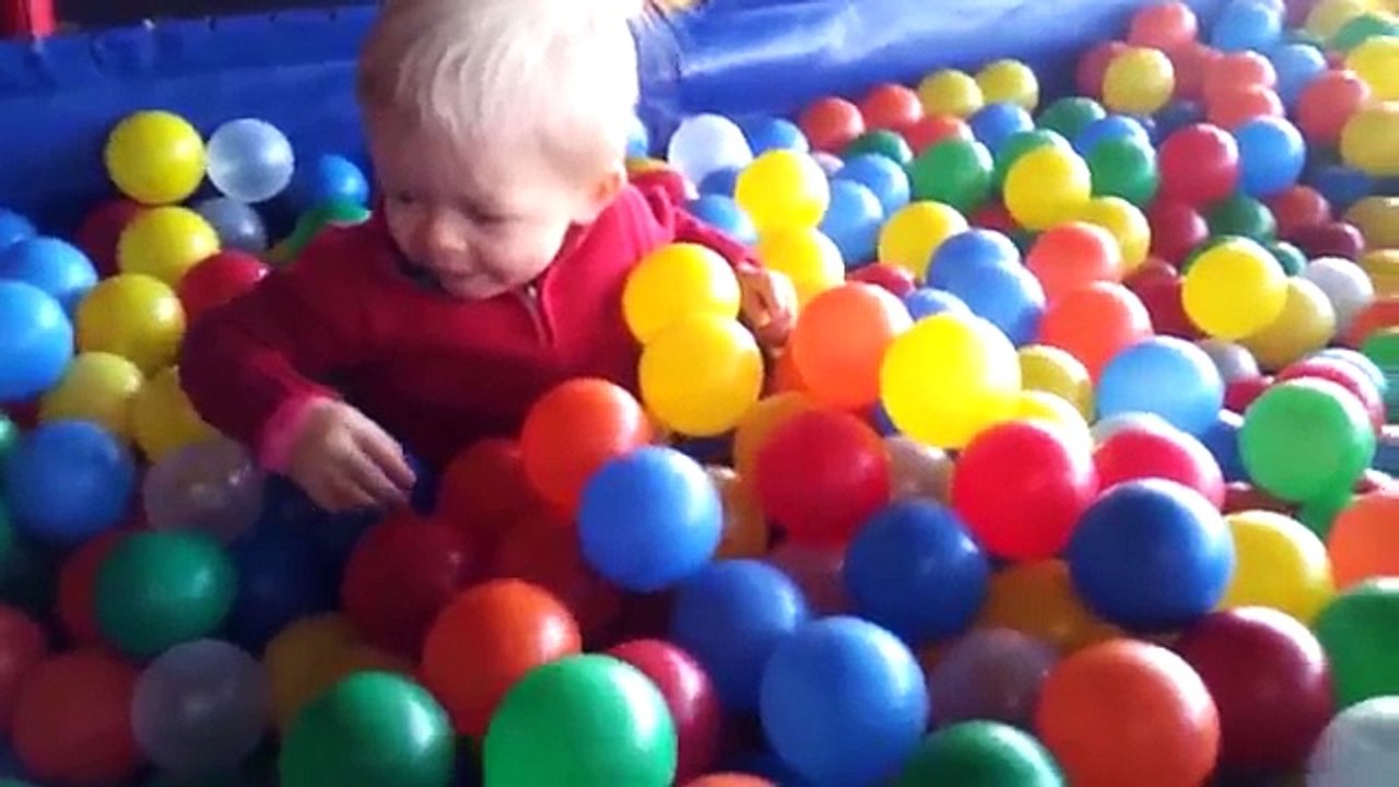 LEARN COLORS for Children Trains, Colours for Kids to Learn Learn Colors with Toys, Play,