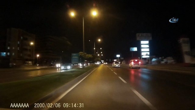 İkazlara aldırış etmedi, ters yönde ilerledi...Trafik terörü kamerada