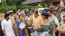 Karnataka Flood: Nirmala Sitharaman visits flood, landslide affected areas in Kodagu | Oneindia News