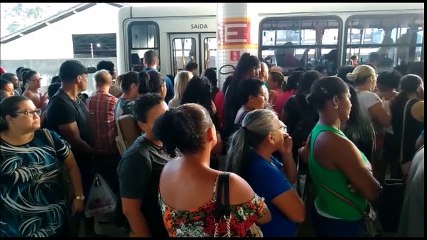 Terminal de São Torquato lotado