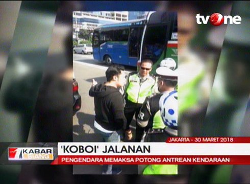 Aksi Koboi Jalanan yang Terekam Kamera