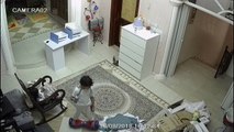 Chine : Un hoverboard prend feu sous les pieds d'un enfant