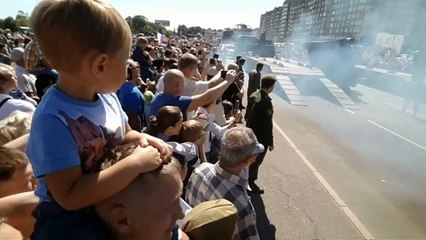 Σοβιετικό τανκ ανετράπη μετά από στρατιωτική παρέλαση