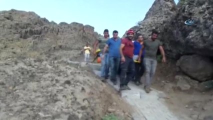 Uçurumdan Düşen Kadın Kurtarıldı