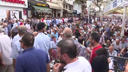 Cuma Namazında Vatandaşlar Eyüp Sultan'a Akın Etti