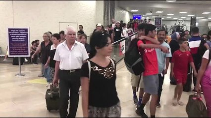 Atatürk Havalimanı'nda Bayram Dönüşü Yoğunluğu