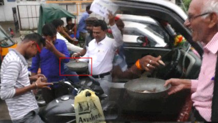 मध्यप्रदेश: सड़क बनवाने के लिए लोगों को भीख मांगने की आई नौबत