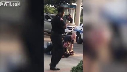 La sécurité filme un policier au lieu de l'aider !