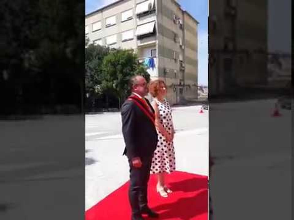 Report Tv-Romana Vlahutin shpallet qytetare nderi e Vlorës: Nuk ka përparim pa sakrifica