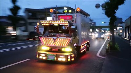 - Decorato Electric Lighting Manufacturing Assignment - Okazaki Family Momoharu Maru Running Scene at Night-＊デコトラ 電飾 マニ割り＊　岡崎ファミリー 桃風丸　黄昏時の走行シーン