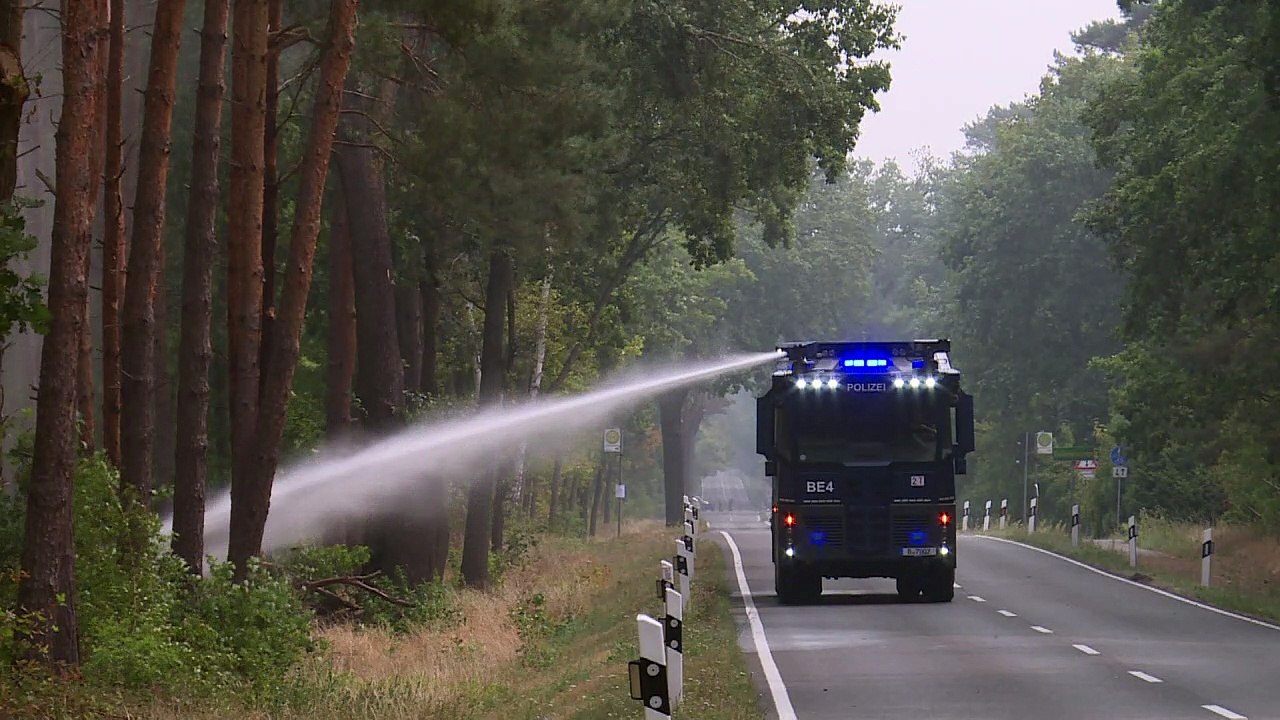 Löscharbeiten in Brandenburg könnten Tage dauern