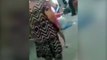 ВИДЕО: Молодая девушка, работающая на базаре продавщицей, подверглась акту самосуда из-за коротких шортовНа данном видео, распространившимся в социальных сетя