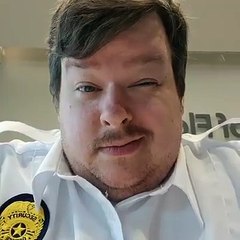 Il a filmé tous ses pets au travail depuis 6 mois