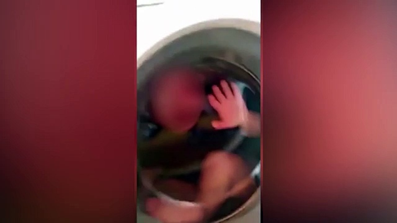 İnsanlık dışı görüntü! 2 yaşındaki çocuğu çamaşır makinesine attılar!