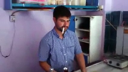 Ağzında sigara patlayan çaycı murat abi