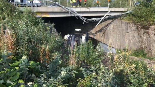 ДТП в Финляндии: автобус упал с моста