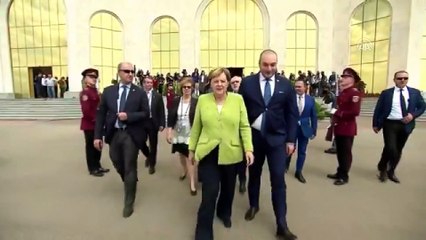 Almanya Başbakanı Merkel Gürcistan'dan ayrıldı - TİFLİS