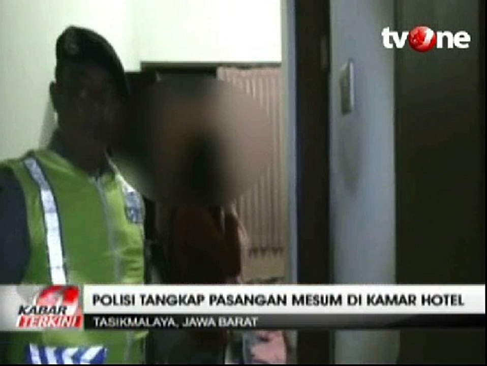 Polisi Tangkap Pasangan Mesum Di Kamar Hotel