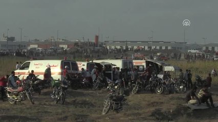 İsrail Askerleri Gazze Sınırında 50 Filistinliyi Yaraladı