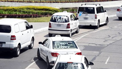 Taxistas de Guatemala exigen mayores regulaciones a Uber
