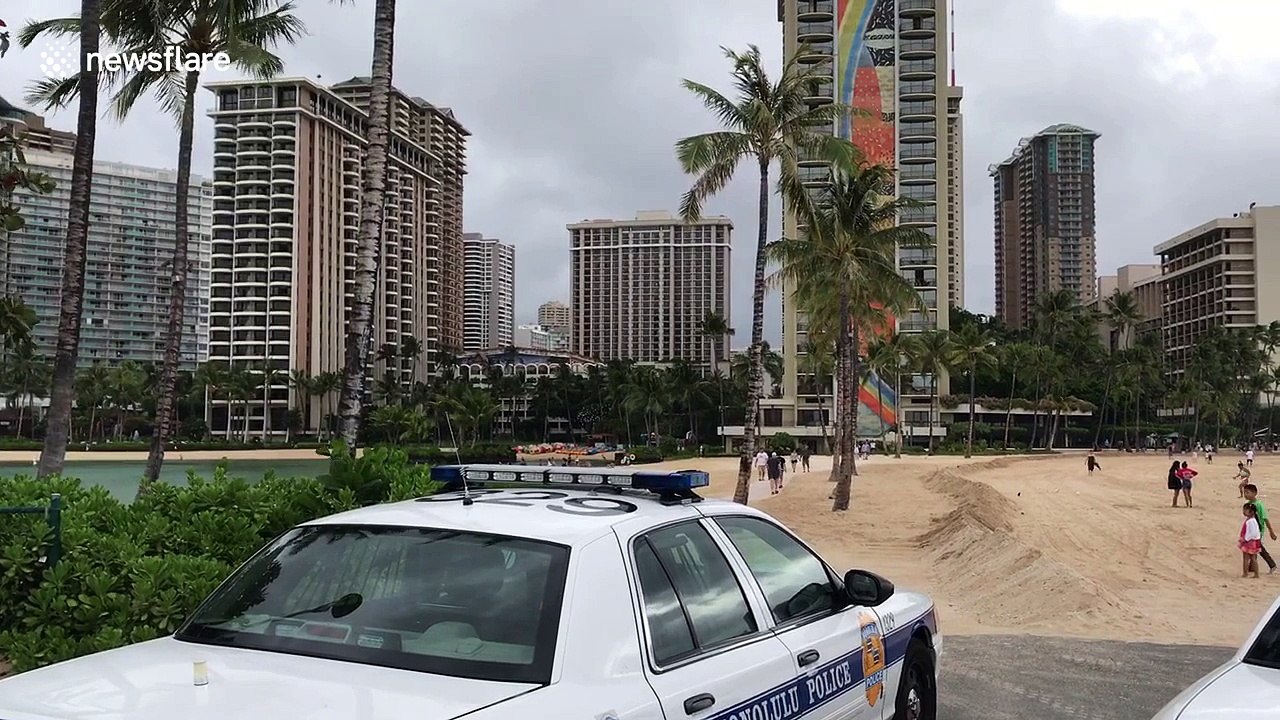 Police close Waikiki Beach as Hurricane Lane approaches Oahu