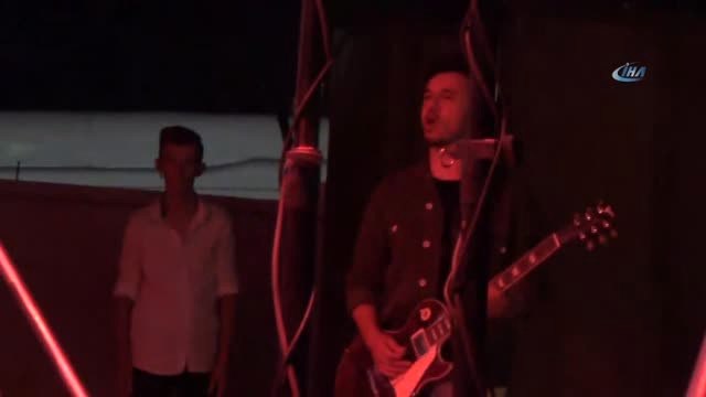 Ünlü Popçu Buray Ayvalıkgücü İçin Sahne Aldı