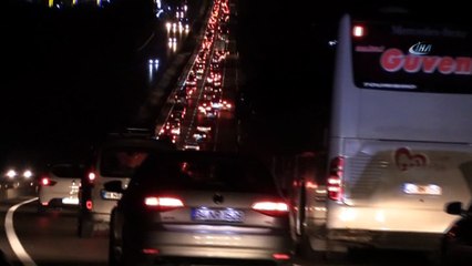 Bursa'da bayram tatili trafiği, kilometrelerce kuyruk oluştu