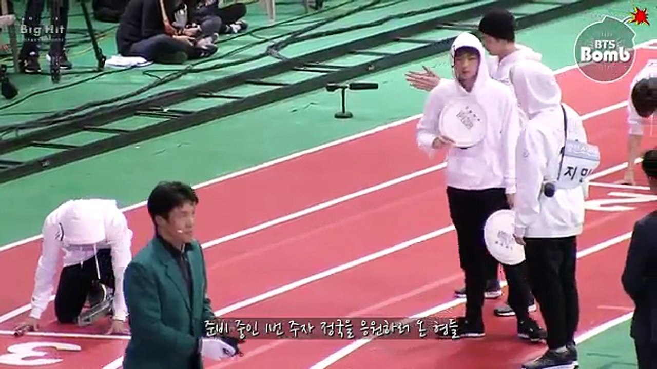 [BANGTAN BOMB] 400m Relay race @ ISAC 2017 - BTS (방탄소년단)