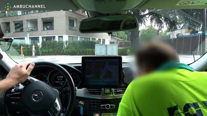 [4K] What happens when emergency vehicles arrive at the same junction all at once...