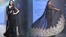 Karishma Kapoor walks the ramp in TRENDY SAREE of Arpita Mehta at Lakme Fashion Week | Boldsky