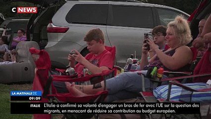 Les célèbres drive-in américains sont-ils en train de mourir ? La mode semble s'estomper - Regardez