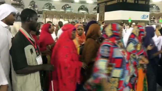 - Kâbe’yi Kalp Gözü İle Tavaf Ediyorlar