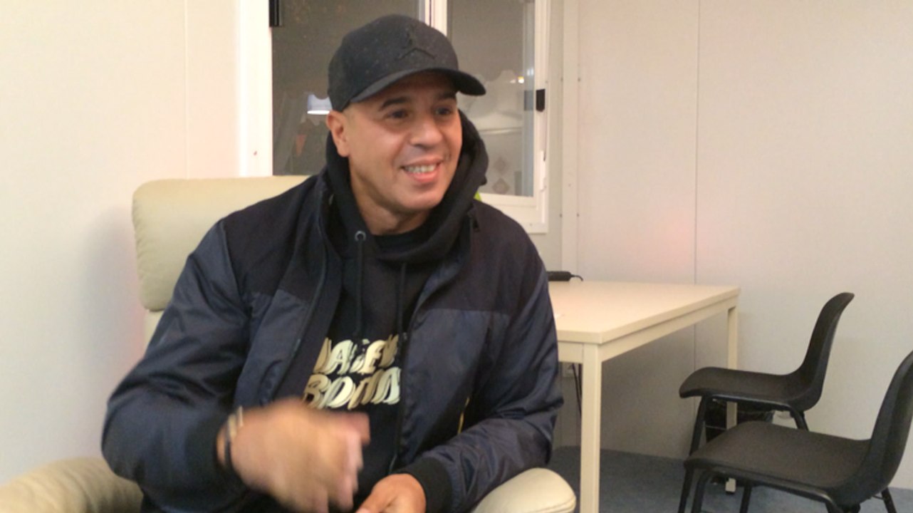 Le DJ Hip-hop Cut Killer au festival Couvre Feu