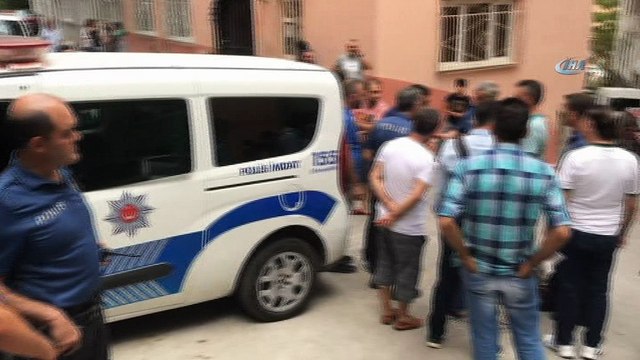 Çocuğunun balkondan düştüğünü gören anne kendisini 5. kattan aşağıya attı