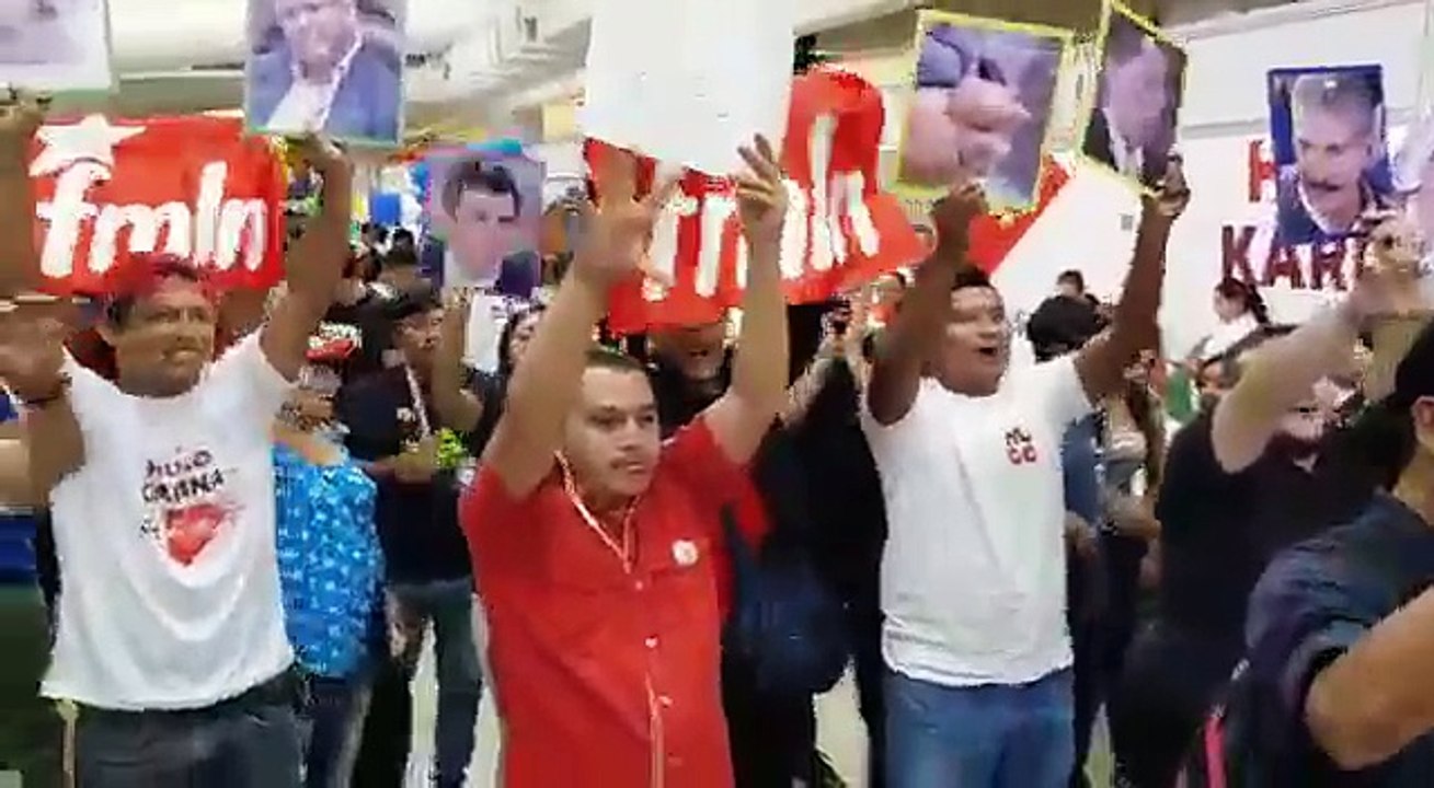 Tremenda trifulca entre simpatizante de ARENA y FMLN en el CIFCO