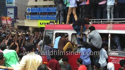 Sunny Leone visits Kochi for an inaugural event