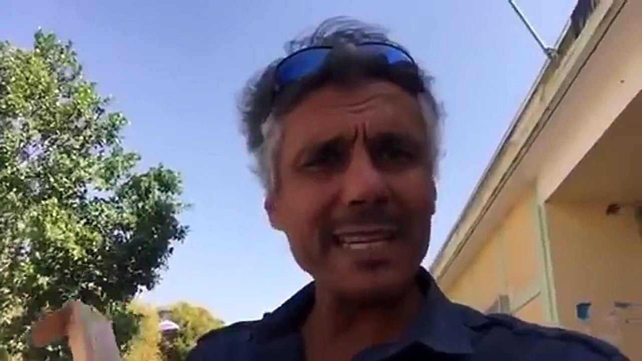 rachid nekkaz Bombarder le gouvernement et les autorités locales