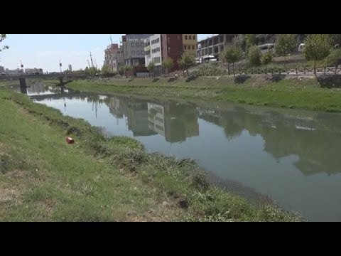 Ora News - Ndotja e lumit Drin, rrezik potencial për përhapjen e virusit të Nilit