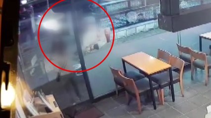 [단독] 퇴근길 경찰관, 몸싸움 끝 '지하철역 몰카범' 잡았다 / YTN